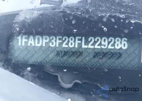 2015 Ford Focus Se z USA, uszkodzony, nr VIN 1FADP3F28FL229286